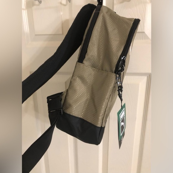 Puma waffle‎ textured olive green & black sling unisex backpack bag new - Picture 4 of 13